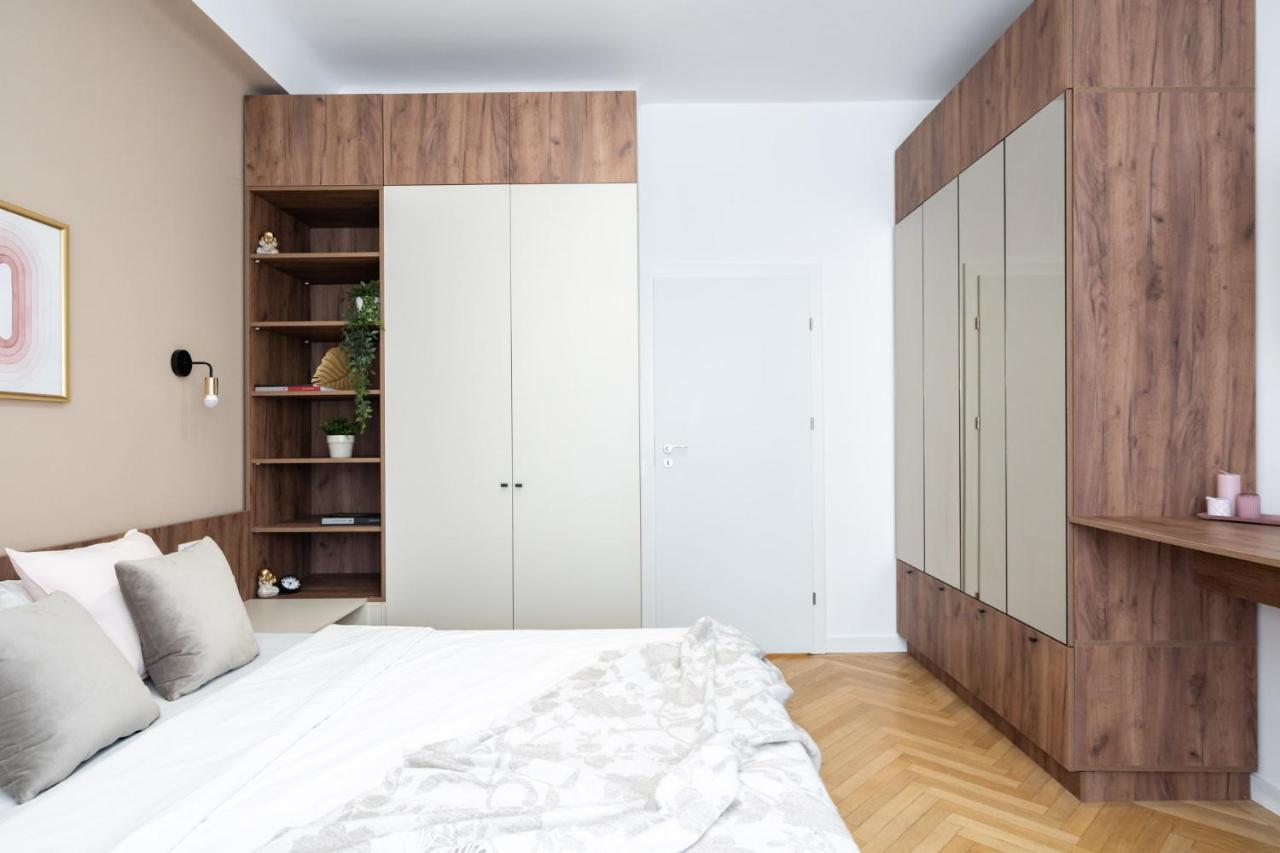 Old Town Bucharest, Luxury 2 Bedrooms Apartment エクステリア 写真