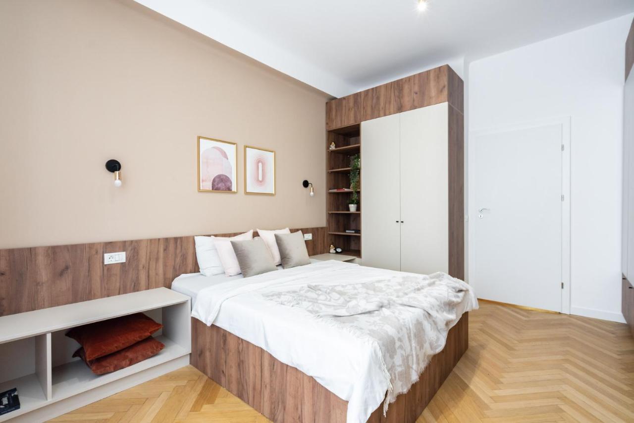 Old Town Bucharest, Luxury 2 Bedrooms Apartment エクステリア 写真